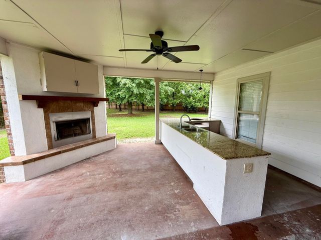 10408 Springtree Ave, Baton Rouge, LA 70810
