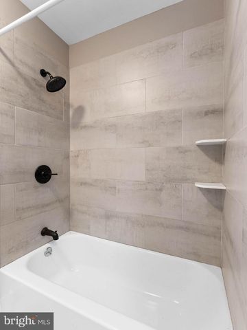 1118 LANGHAM AVE, Camden, NJ 08103