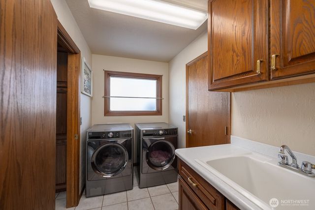 939 S Laguna Drive, Moses Lake, WA 98837