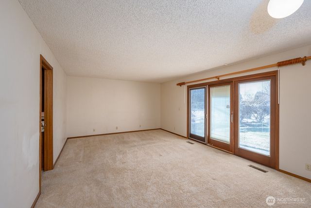 939 S Laguna Drive, Moses Lake, WA 98837