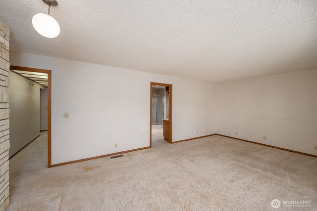 939 S Laguna Drive, Moses Lake, WA 98837