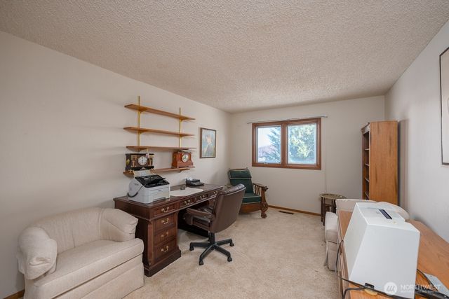 939 S Laguna Drive, Moses Lake, WA 98837