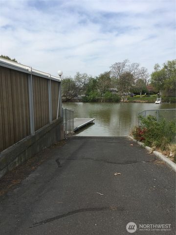 939 S Laguna Drive, Moses Lake, WA 98837