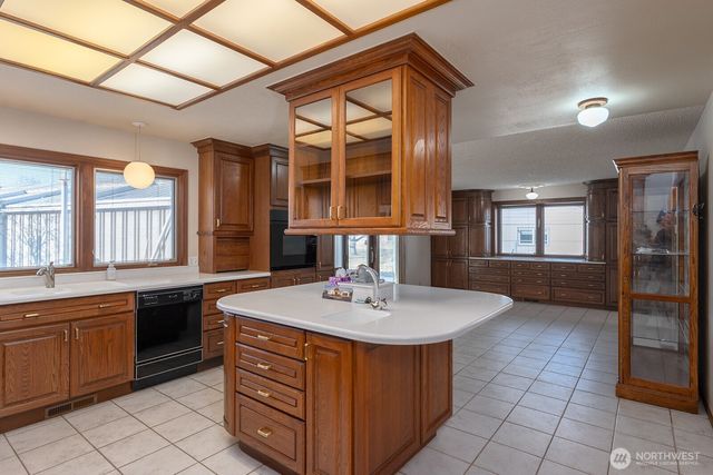 939 S Laguna Drive, Moses Lake, WA 98837