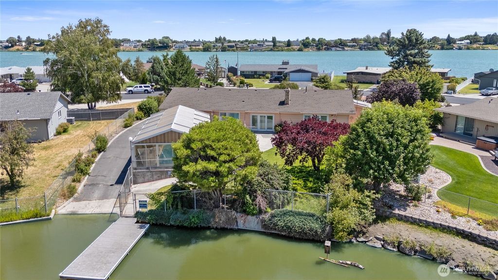 939 S Laguna Drive, Moses Lake, WA 98837