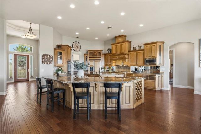 2480 Country Ln, Auburn, CA 95603