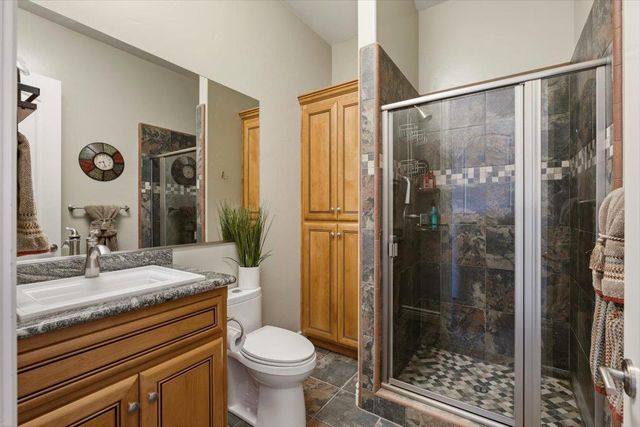 2480 Country Ln, Auburn, CA 95603