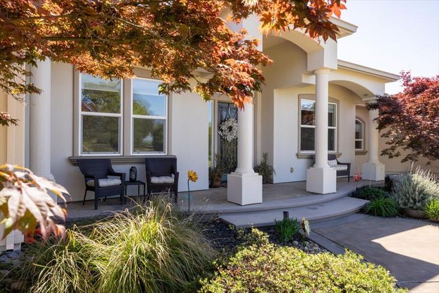 2480 Country Ln, Auburn, CA 95603