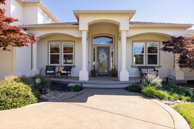 2480 Country Ln, Auburn, CA 95603