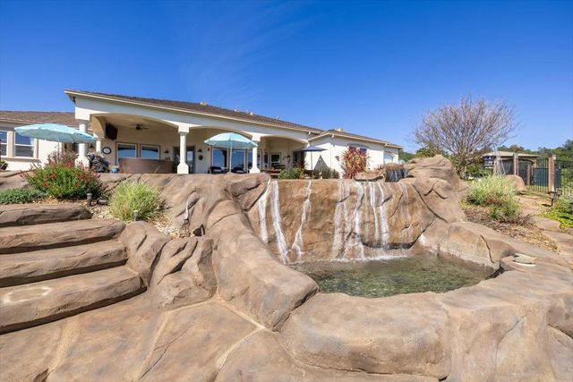 2480 Country Ln, Auburn, CA 95603