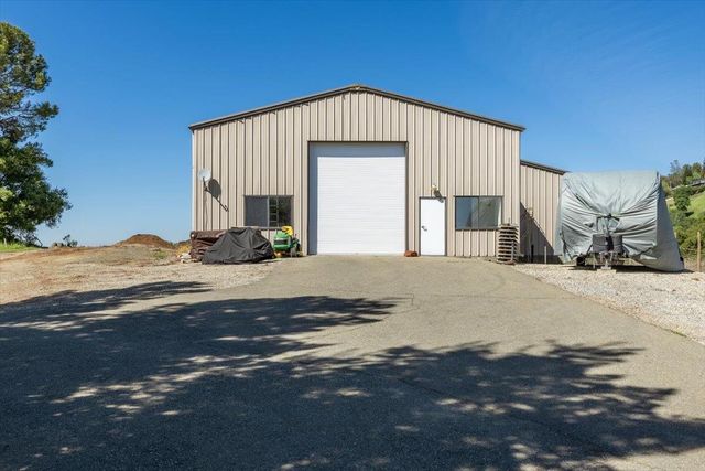 2480 Country Ln, Auburn, CA 95603