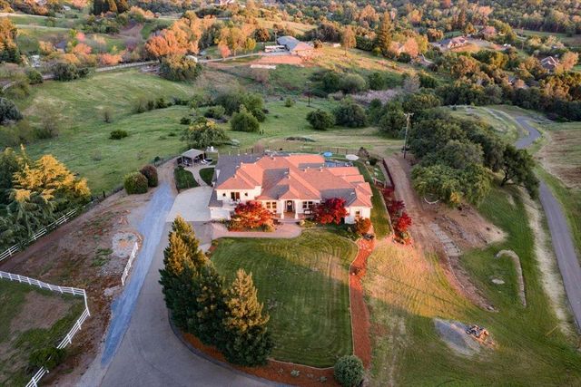 2480 Country Ln, Auburn, CA 95603