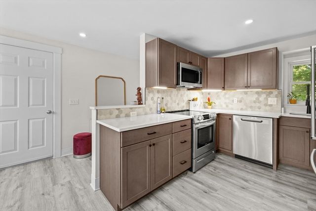 2 Park St 2A, Westborough, MA 01581