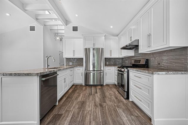 6441 Kirby Drive, Houston, TX 77005