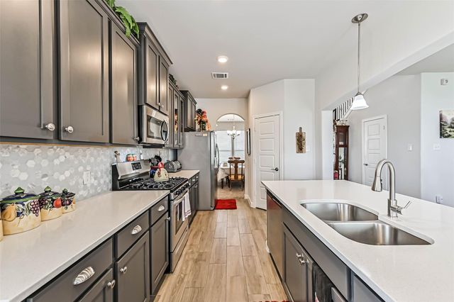 356 Selah Court, Alvin, TX 77511