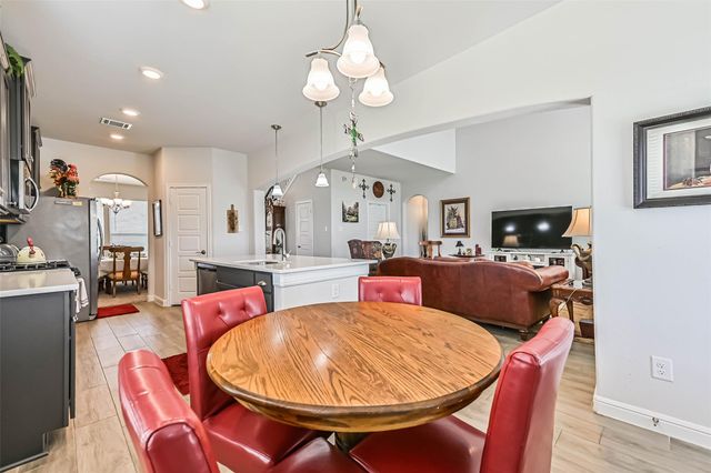 356 Selah Court, Alvin, TX 77511