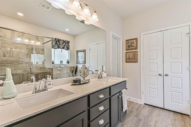 356 Selah Court, Alvin, TX 77511