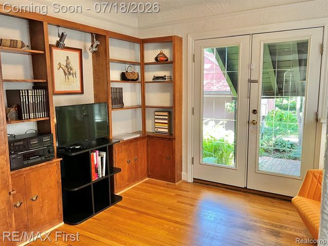 774 W Oakridge Street, Ferndale, MI 48220