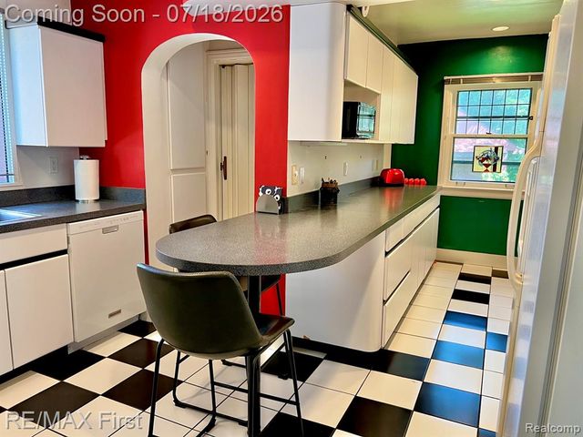774 W Oakridge Street, Ferndale, MI 48220