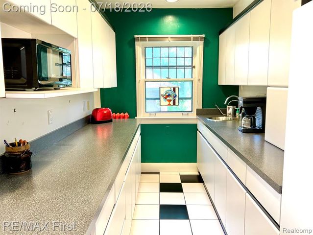 774 W Oakridge Street, Ferndale, MI 48220