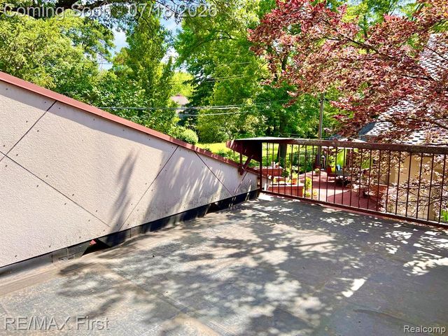 774 W Oakridge Street, Ferndale, MI 48220