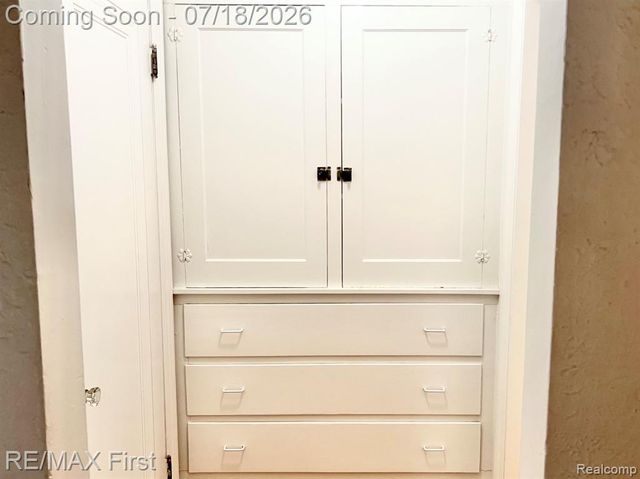 774 W Oakridge Street, Ferndale, MI 48220