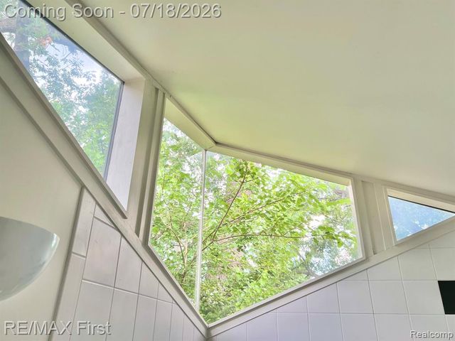 774 W Oakridge Street, Ferndale, MI 48220
