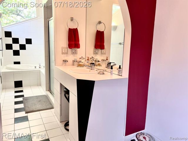 774 W Oakridge Street, Ferndale, MI 48220