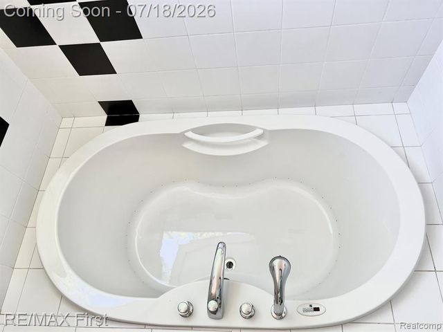 774 W Oakridge Street, Ferndale, MI 48220