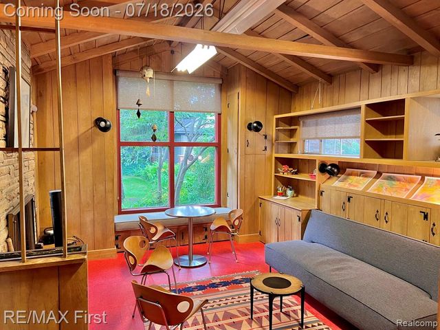 774 W Oakridge Street, Ferndale, MI 48220