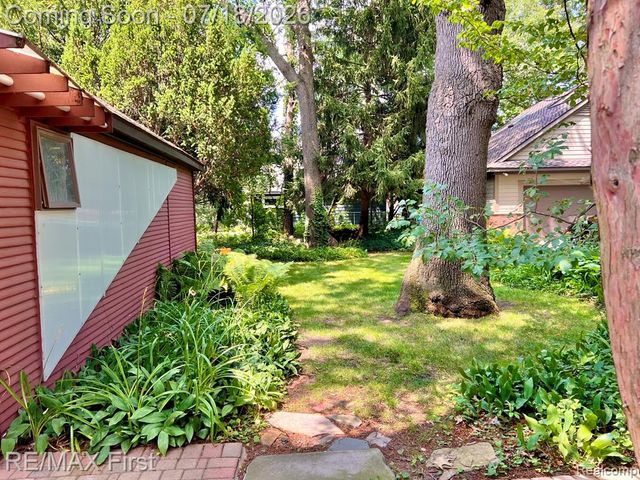 774 W Oakridge Street, Ferndale, MI 48220
