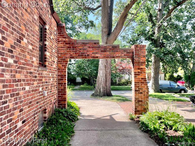 774 W Oakridge Street, Ferndale, MI 48220