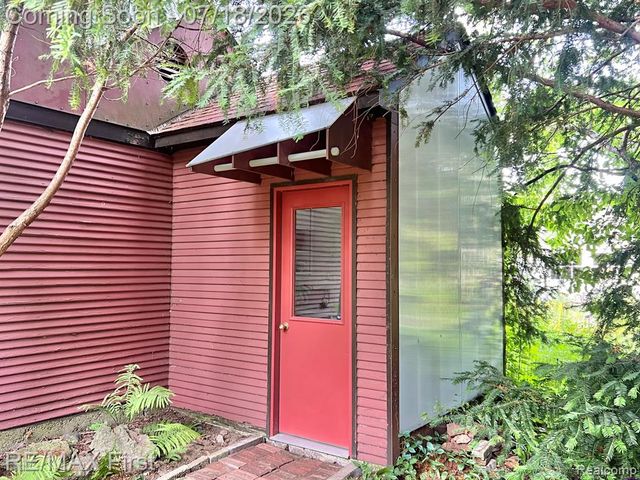 774 W Oakridge Street, Ferndale, MI 48220