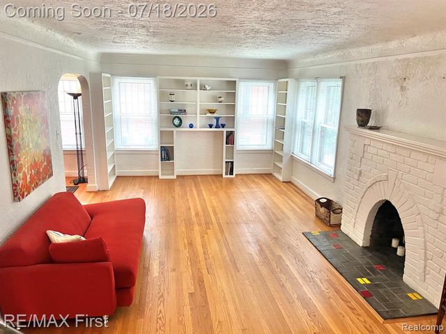 774 W Oakridge Street, Ferndale, MI 48220