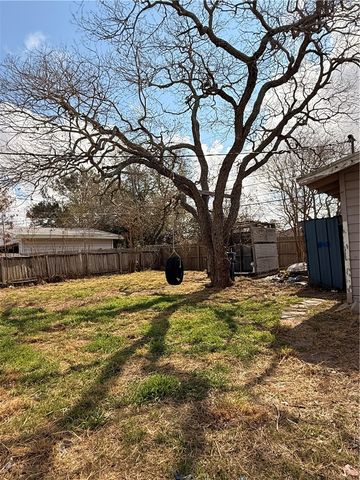 5913 Norvel Dr, Corpus Christi, TX 78412