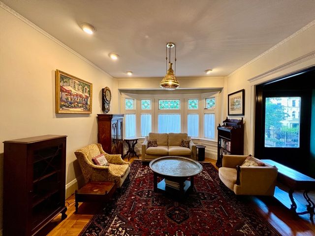 684 Washington St 1, Brookline, MA 02446