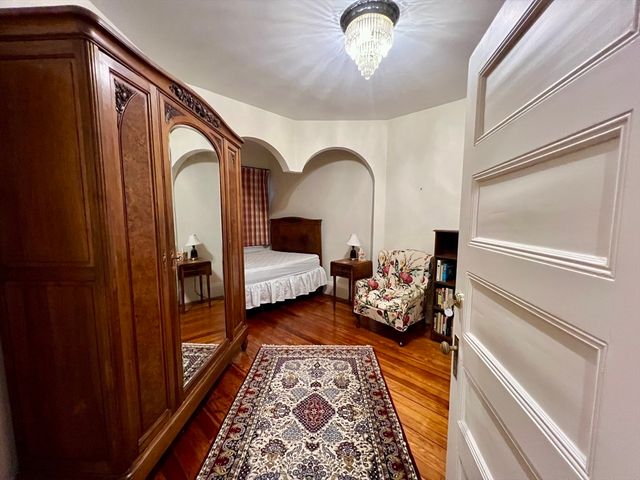 684 Washington St 1, Brookline, MA 02446