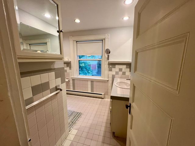 684 Washington St 1, Brookline, MA 02446