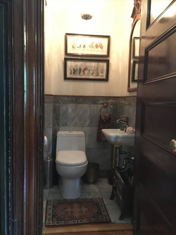 684 Washington St 1, Brookline, MA 02446