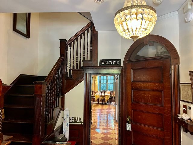 684 Washington St 1, Brookline, MA 02446