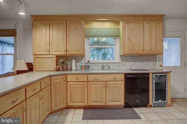 218 MEADOW LN, Chambersburg, PA 17202
