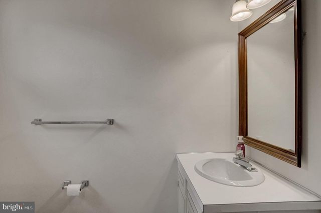 218 MEADOW LN, Chambersburg, PA 17202
