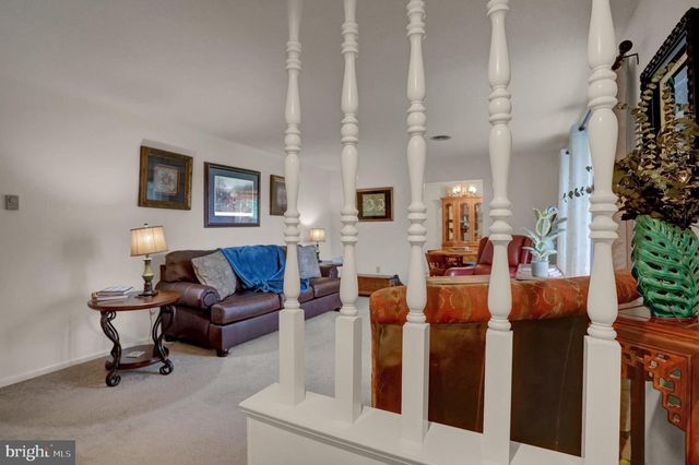 218 MEADOW LN, Chambersburg, PA 17202