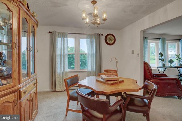 218 MEADOW LN, Chambersburg, PA 17202