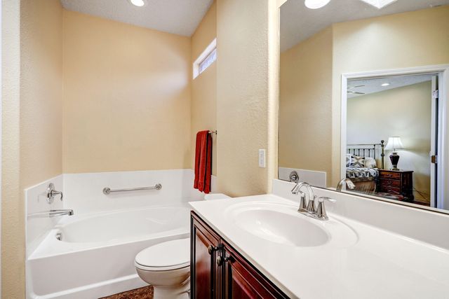 840 Golden Yarrow Trail, Bernalillo, NM 87004