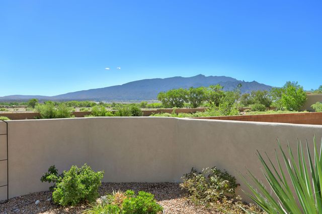 840 Golden Yarrow Trail, Bernalillo, NM 87004