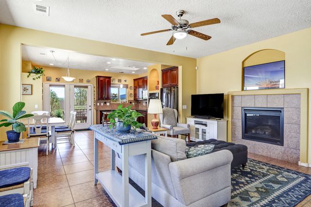840 Golden Yarrow Trail, Bernalillo, NM 87004