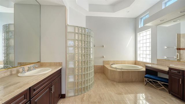 3511 FAIR OAKS COURT, Longboat Key, FL 34228