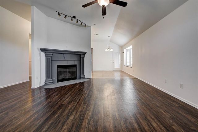417 Tecumseh Meadows Court, Norman, OK 73069