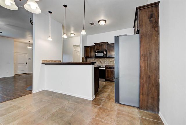 417 Tecumseh Meadows Court, Norman, OK 73069